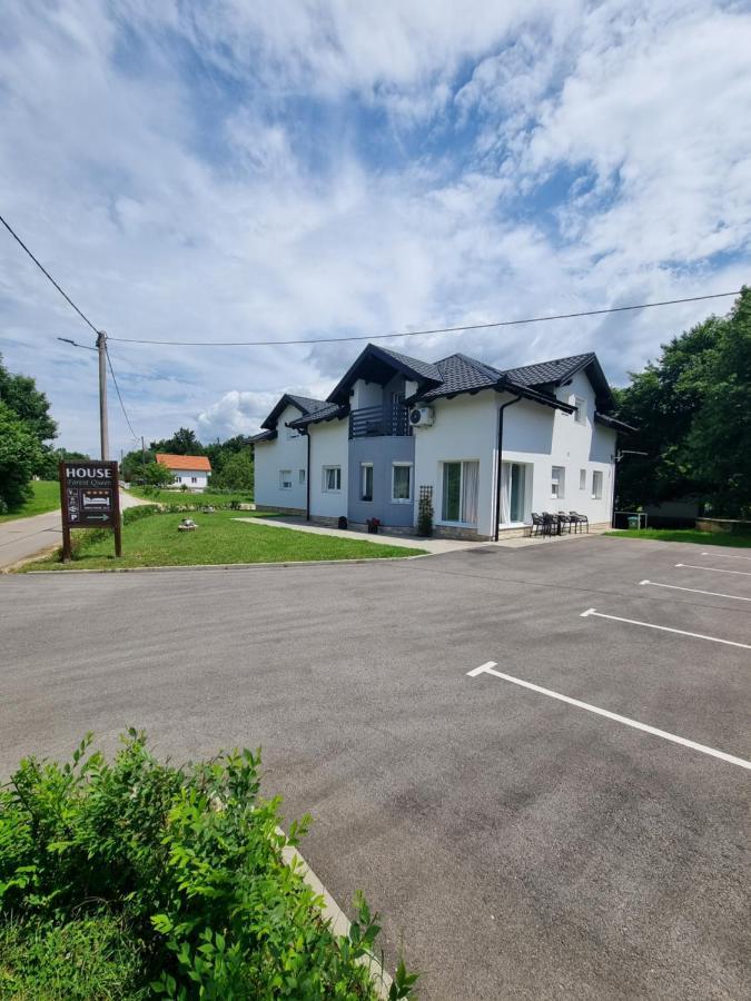 House Forest Queen Apartment Smoljanac
