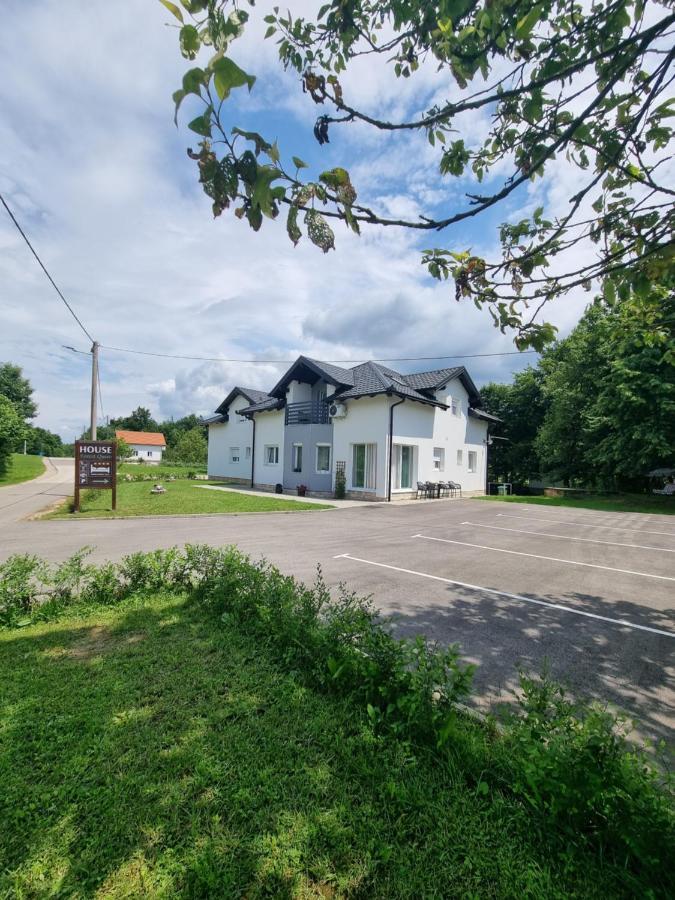 House Forest Queen Apartment Smoljanac